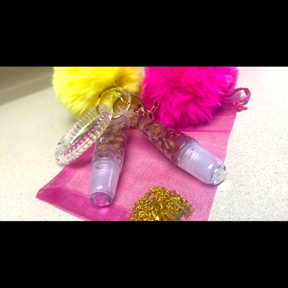 Shea butter lipgloss
